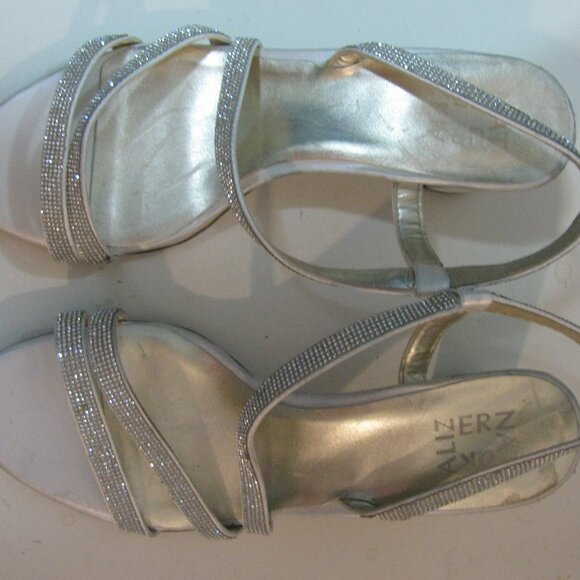 Naturalizer Shoes - * 2/$15 Naturalizer Glitter Silver Sandals Size 8 Good Condition $120 When New